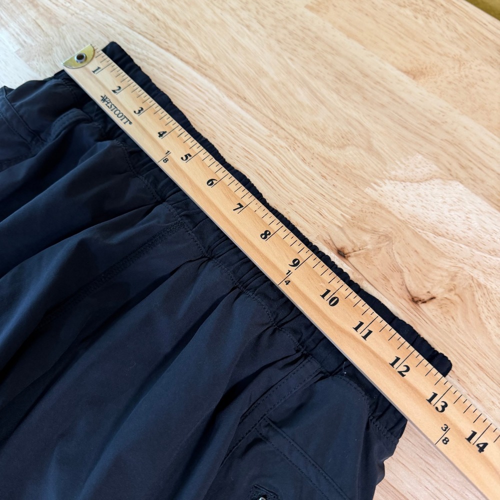 Lululemon Track Attack Short Size 8 Lined Black Running Workout - Picture 7 of 10